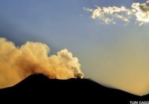 Timelapse Video Shows Mount Etna Spewing Smoke at Sunset