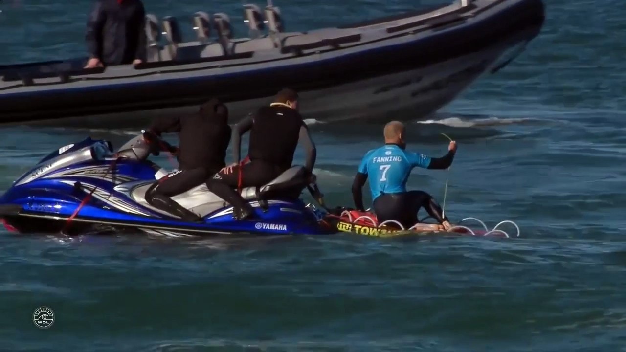 Un requin attaque un surfeur en pleine compétition