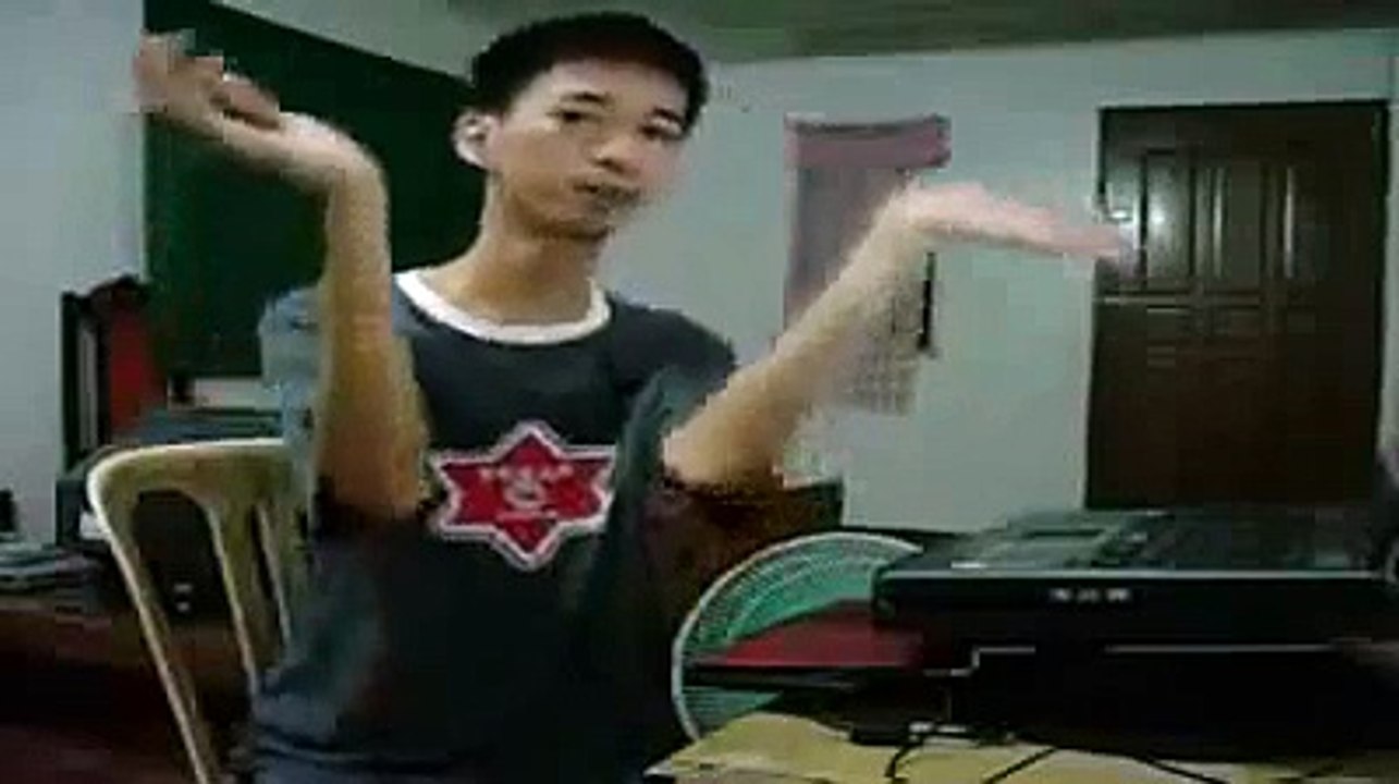 me singing boom boom pow by black eyed peas (my version).avi