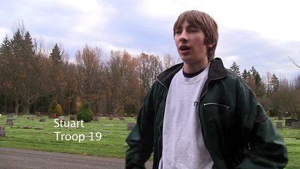 Boy Scouts clean veterans' graves