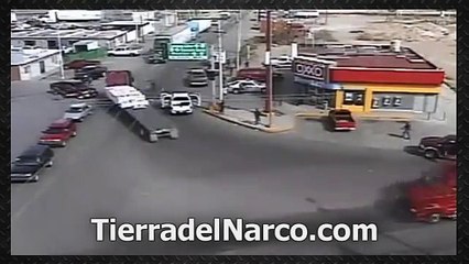 Video de un Comando armado realiza levantón afuera de un OXXO‏