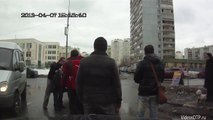 Драка на дороге после наезда на ногу Fights on the Road