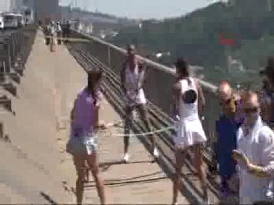 Venus Williams Boğaziçi Köprüsü'nde gösteri amaçlı tenis oynandı