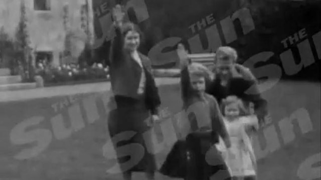 Le salut nazi de la Reine d'Angleterre - ZAPPING ACTU DU 20/07/2015