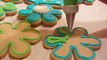 How to make easy flower cookies with Royal Icing