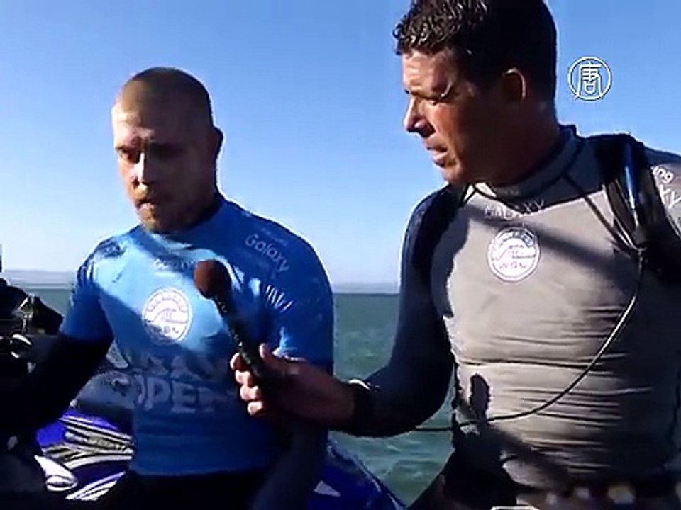 Акула напала на серфера на турнире J-Bay Open
