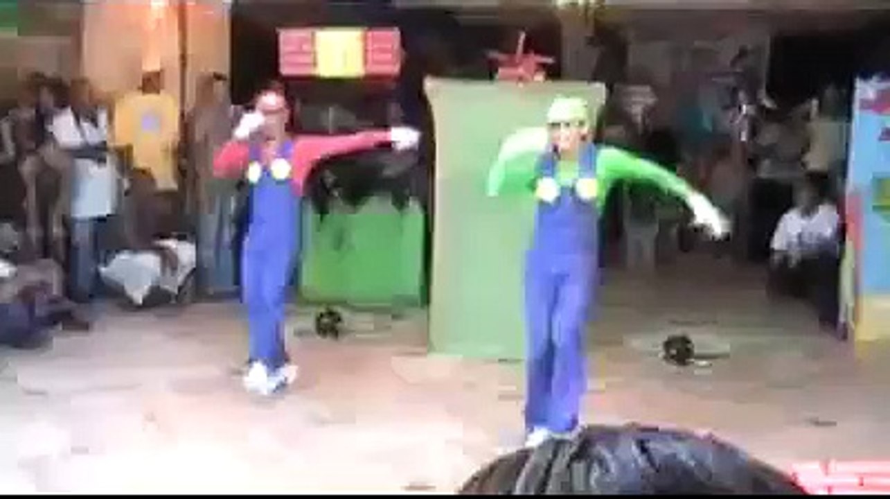 Curacao Salsa Tour 2007 - Mario Bros Salsa Show