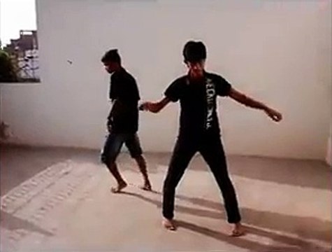 how white people dance and how brown people dance - Shayaan Ahmed Vines