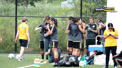 Kenti Robles a la par del ‘Chicharito’