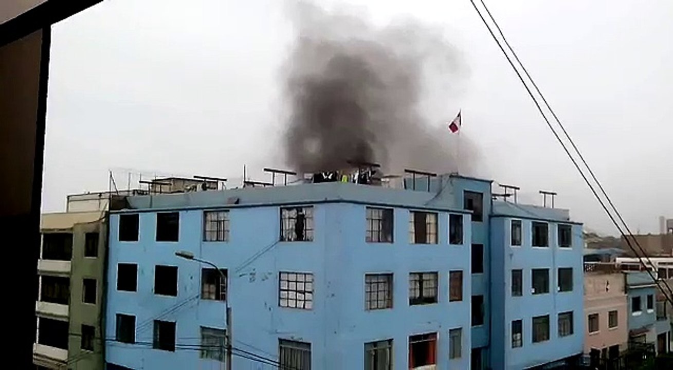 WhatsApp: incendio en edificio de Pueblo Libre (VIDEO)