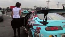 Toyota Supra Drifting Membuat Cewek ini Telanjang Dada