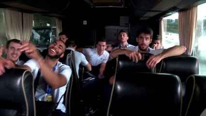 La Team Yavbou fête le titre dans le bus