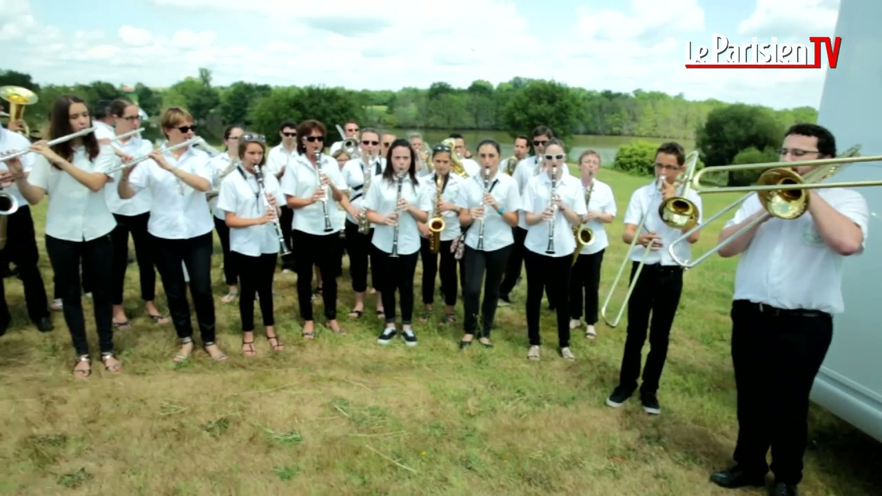 Live  camping car: au coeur d'une fête landaise