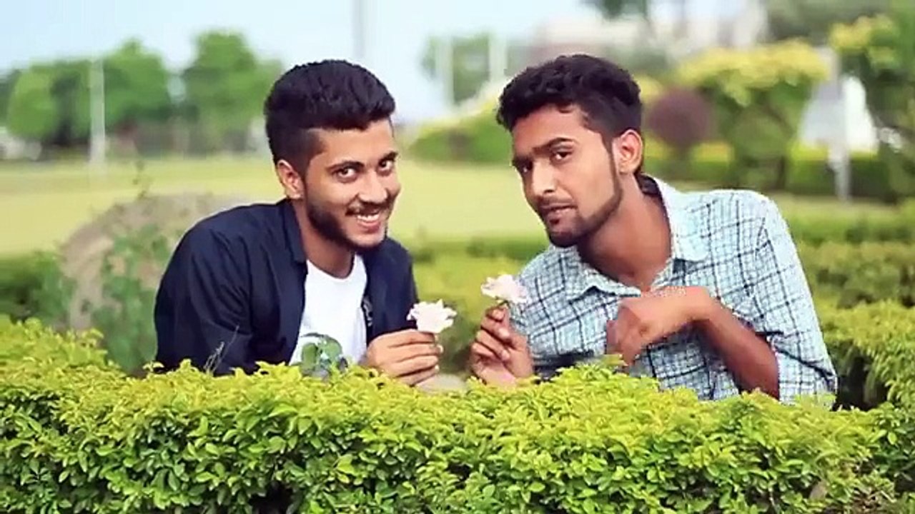 Khujlee Vines & Bekaar Vines Together - Kaminey Friends
