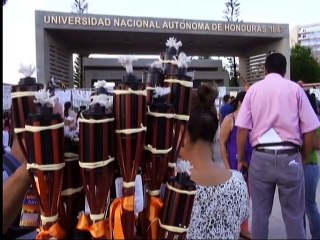 Honduras: Torchlight March Backs Student Protests