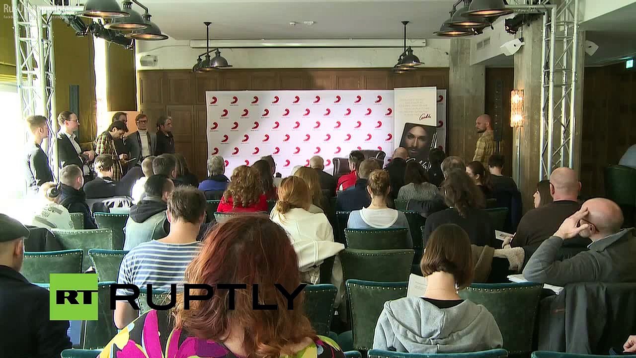 Conchita Wurst präsentiert neues Buch und neuen Song in Berlin - русские субтитры, часть 1