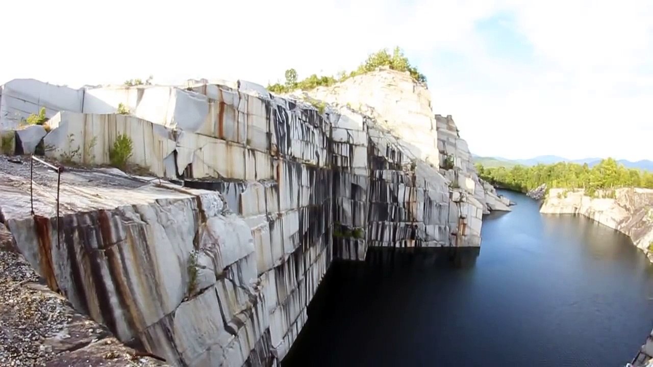 Vermont Cliff Jumping // 110 foot Cliff Jump