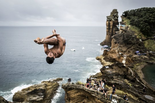 Gary Hunt Claims 5th Consecutive Win - Red Bull Cliff Diving 2015