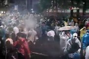 28일 자정 태평로, 경찰의 폭력 진압 28日夜の十二時太平路,警察の暴力的鎭圧