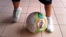 KIDS-SKILLS: FOOTBALL TUTORIAL,SIDE TO SIDE FOOTBALL TRICKS,SOCCER SKILLS  #10