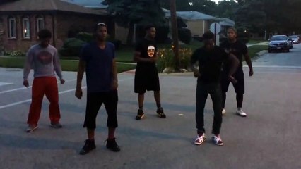 @nikeboiswoosh GUCCI 2 TIMES - HOOD INDUSTRIAL DANCE