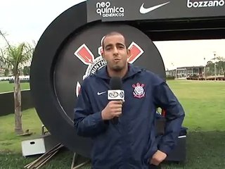 MATÉRIA DANIEL BLAKE COM OS GOLEIROS DO CORINTHIANS