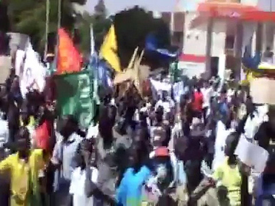 Blaise Compaoré dégage.flv  - Infodabidjan.net - Video