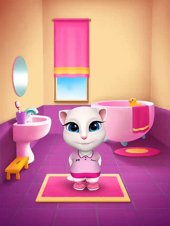 [My Talking Angela] Angel tries Scottish Dancing and then faints!