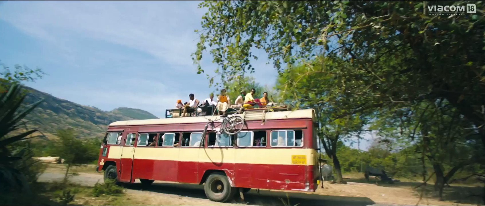 Manjhi - The Mountain Man - Official Trailer HD | Starring Nawazuddin Siddiqui & Radhika Apte