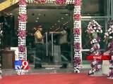 Jewellery theft caught on CCTV Camera in Mumbai - Tv9 Gujarat