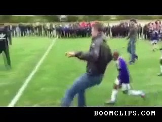 The Difference Between Pros And Kids.....................!!!!!!!!!!!!!!!!!!!!!!!!!!