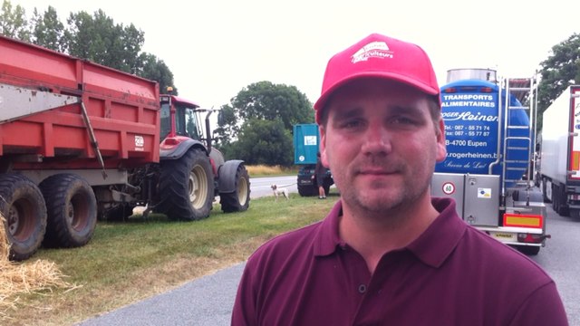 Les agriculteurs contrôlent les camions