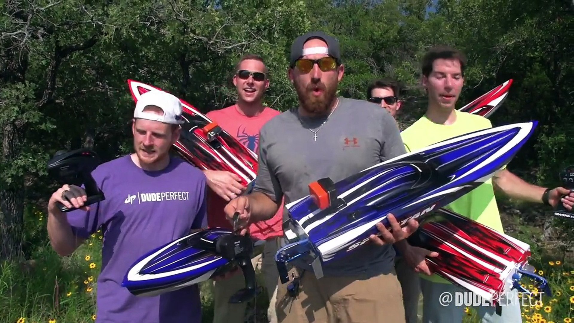 Les Dude Perfect pêchent au leurre avec des speed boat RC - Vidéo  Dailymotion