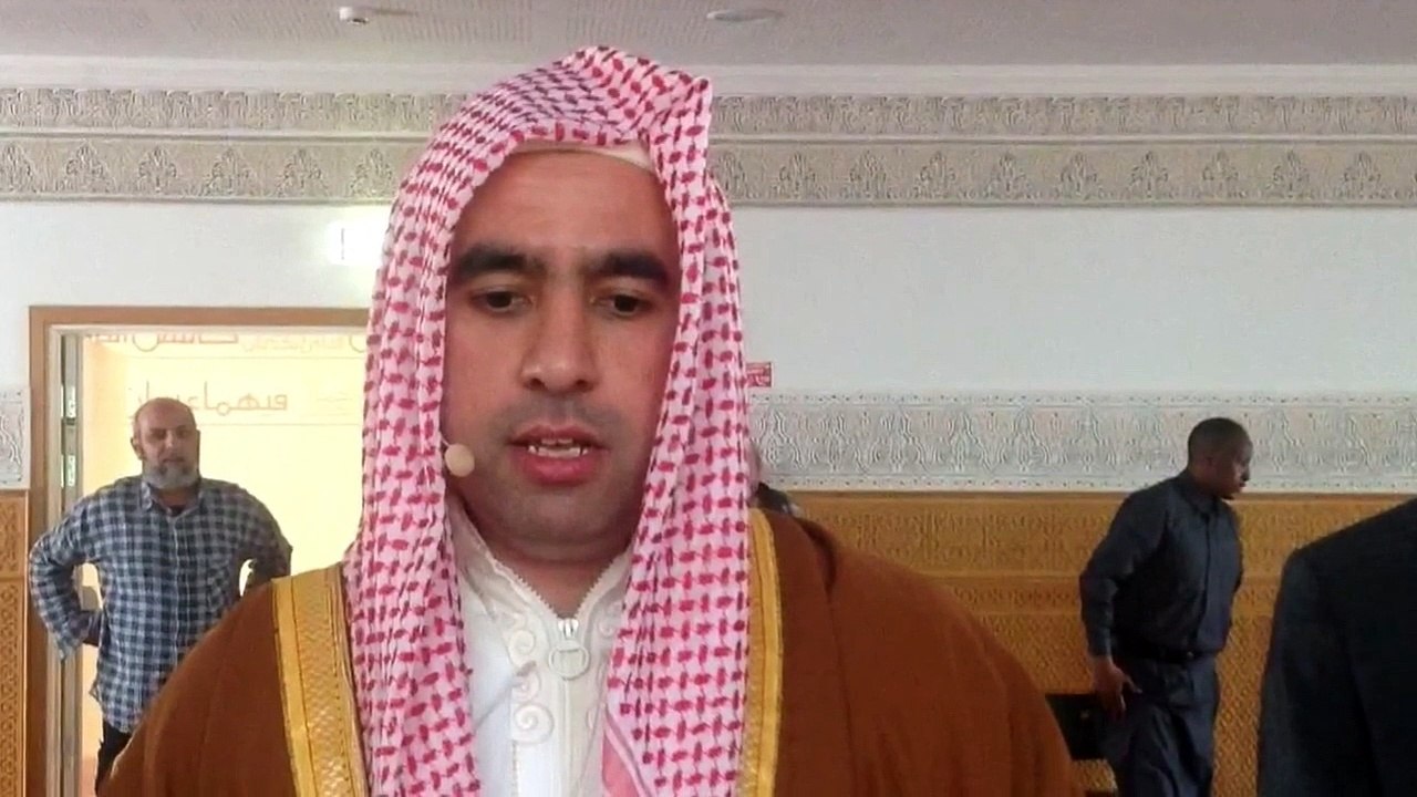 Metin Demirtas, old Madinah Adhan by Sheikh Essam Bukhari. Azan Essam Bukhari. Azan Abdelaziz Bukhari. Orjinal Medine ezani. Medine makami ezan. Medine müezzini Esam Buhari. Seyh Essam Buhari Medine. Medineyi aglatan ezan. Muhtesem Medine ezani. Azan Ezan