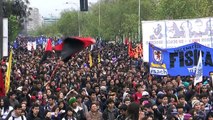 Chile: Brutal represión policial contra marcha estudiantil