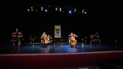 Народный танец Children Formation. Королевская охота Инсайт