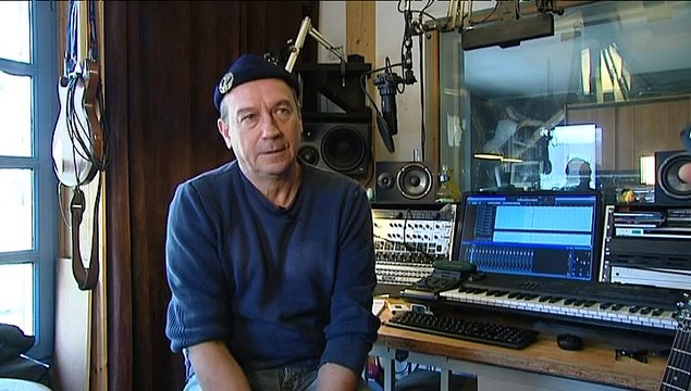 cadeau bonus A travers chants: Soldat Louis