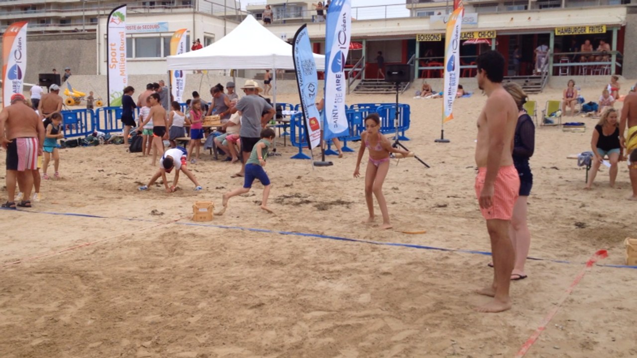 Beach Molkky sur la plage des demoiselles