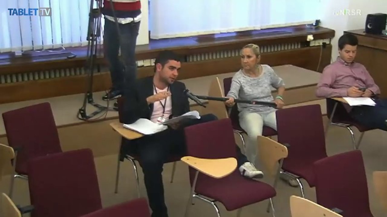 ZÁZNAM: Abrhan kritizuje rozlišovanie v prístupe k právu na informácie