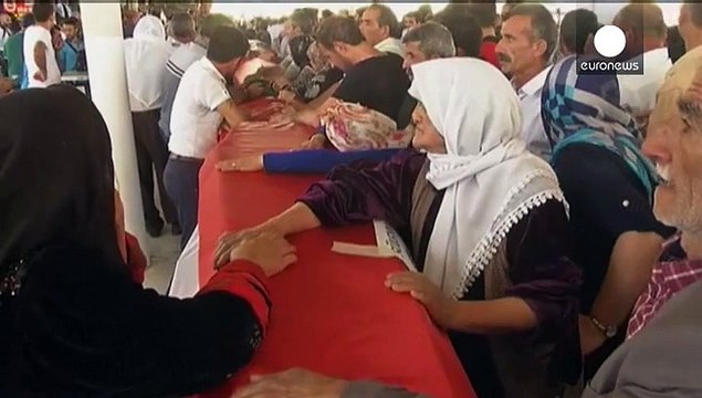 مراسم تشییع جنازه نمادین قربانیان انفجار سوروچ