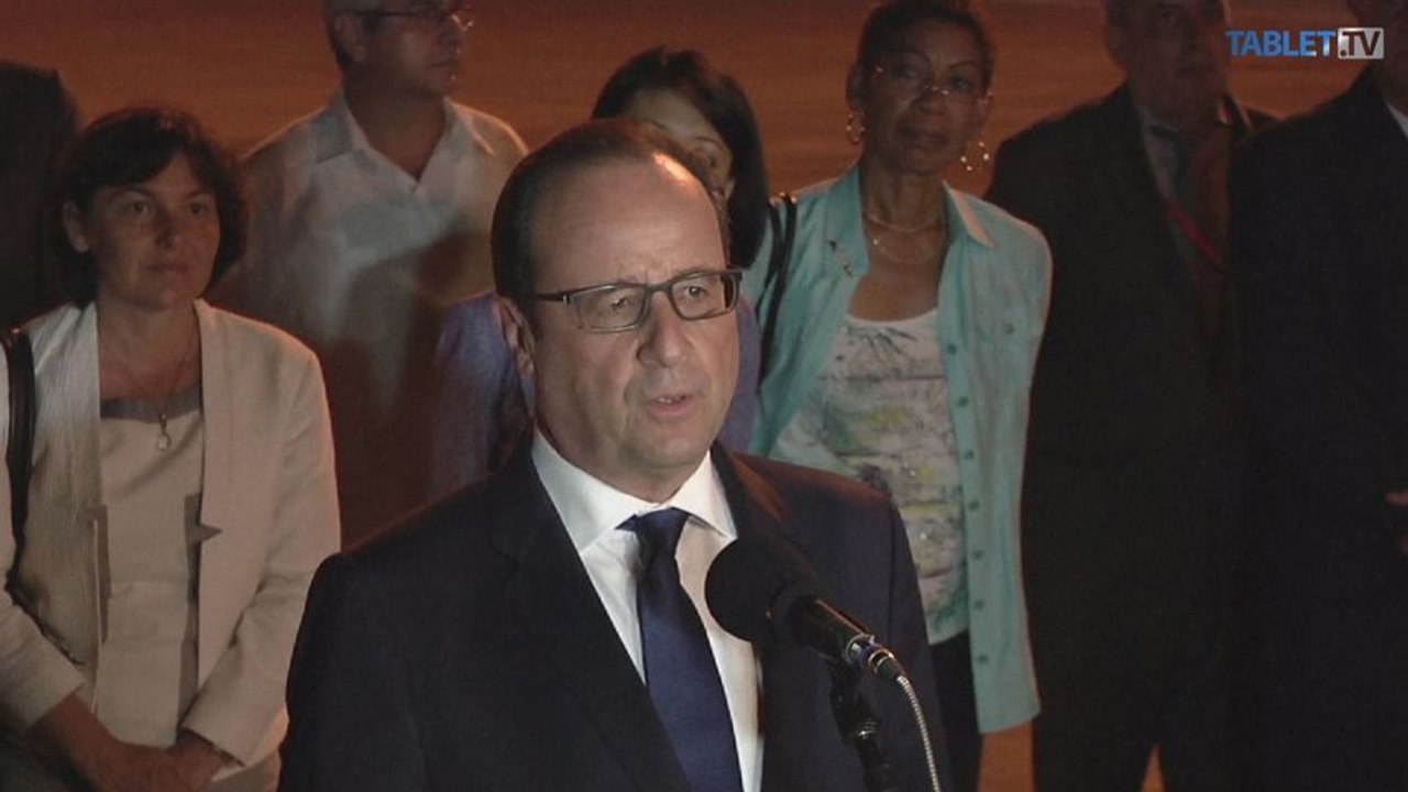 Francúzsky prezident pricestoval na historickú návštevu Kuby