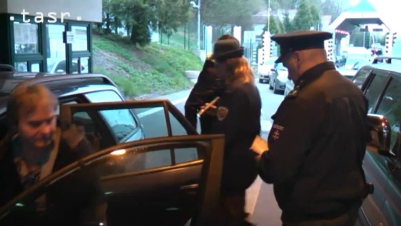 Kolóny na hraniciach Ukrajiny a Slovenska: Čaká sa niekoľko hodín