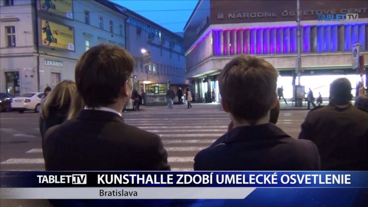 Fasádu Kunsthalle zdobí  inovatívne umelecké osvetlenie