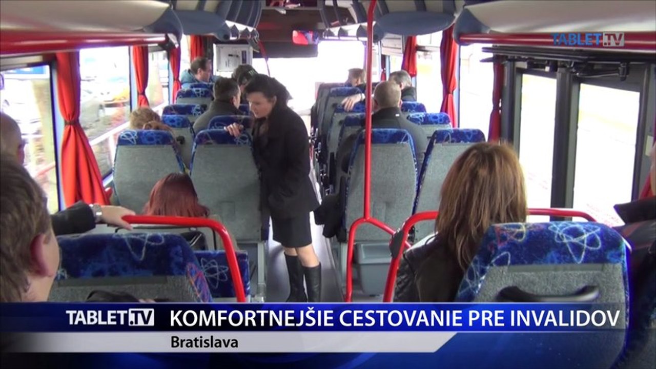Invalidi budú cestovať pohodlnejšie, v Bratislave pribudli nové prímestské autobusy