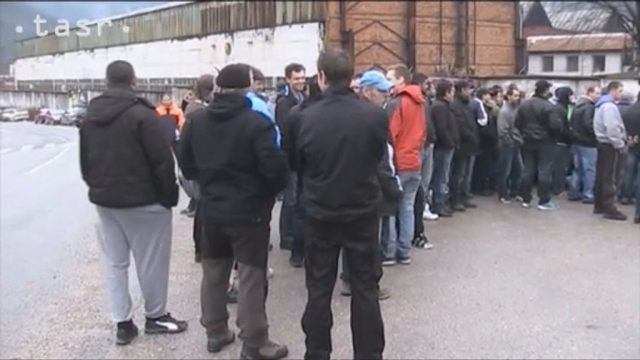Zamestnanci firmy v Prakovciach protestujú, výplaty nemajú od decembra