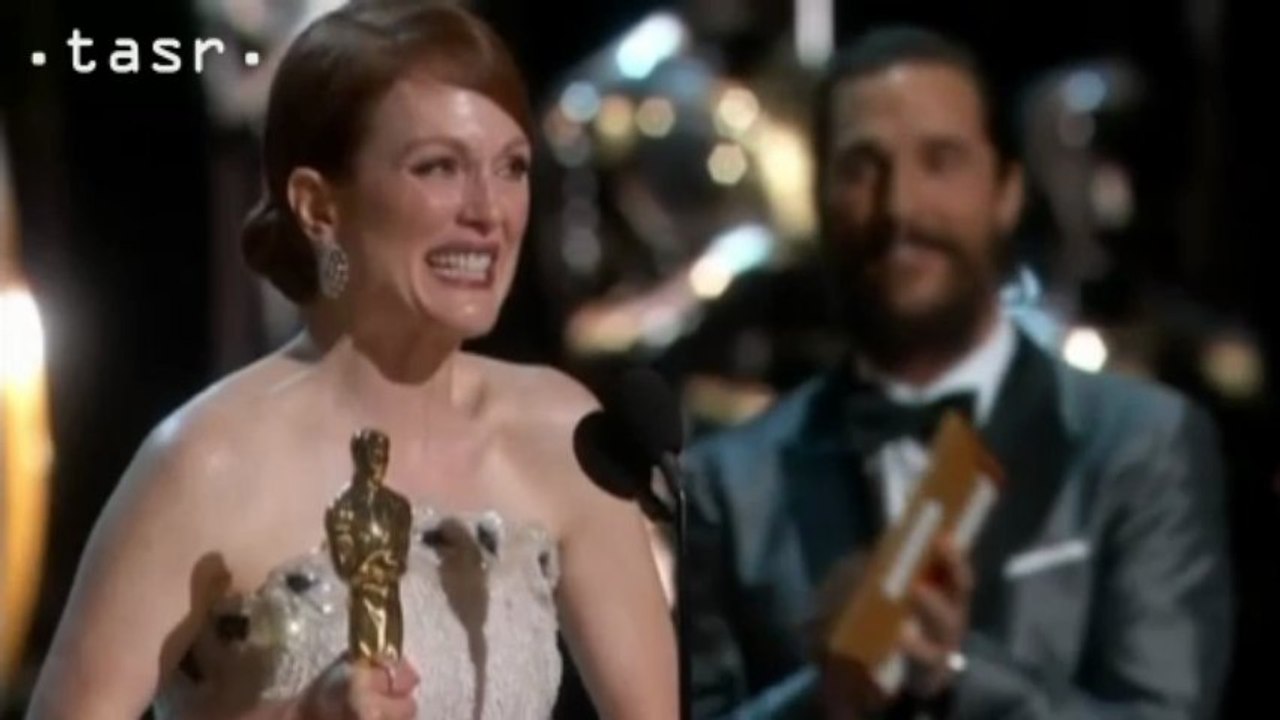 OSCAR: Najlepší herec je Eddie Redmayne, medzi herečkami uspela Julianne Moorová