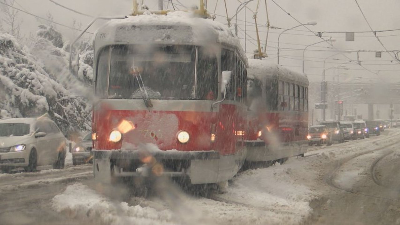Bratislava vyhlásila 2. stupeň aktivity, problémom sú podľa mesta autá
