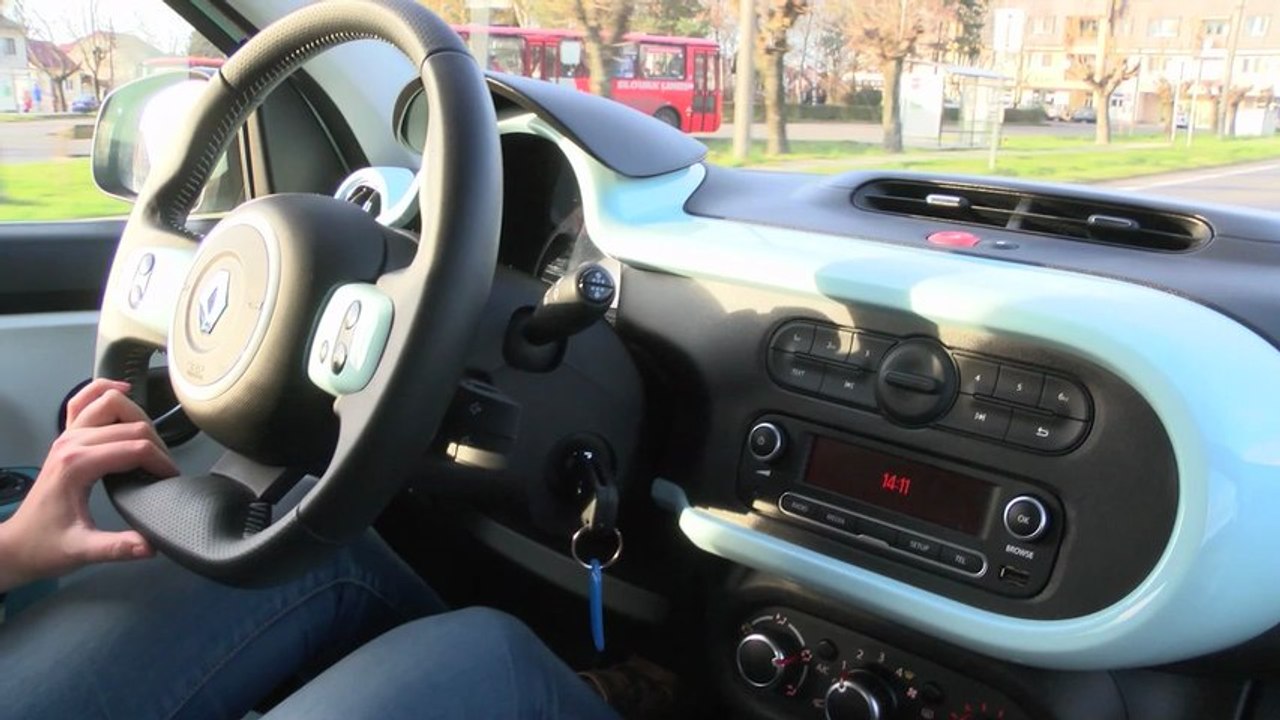 Vianočný špeciál: Sú Vianoce rýchlejšie ako Renault Twingo?
