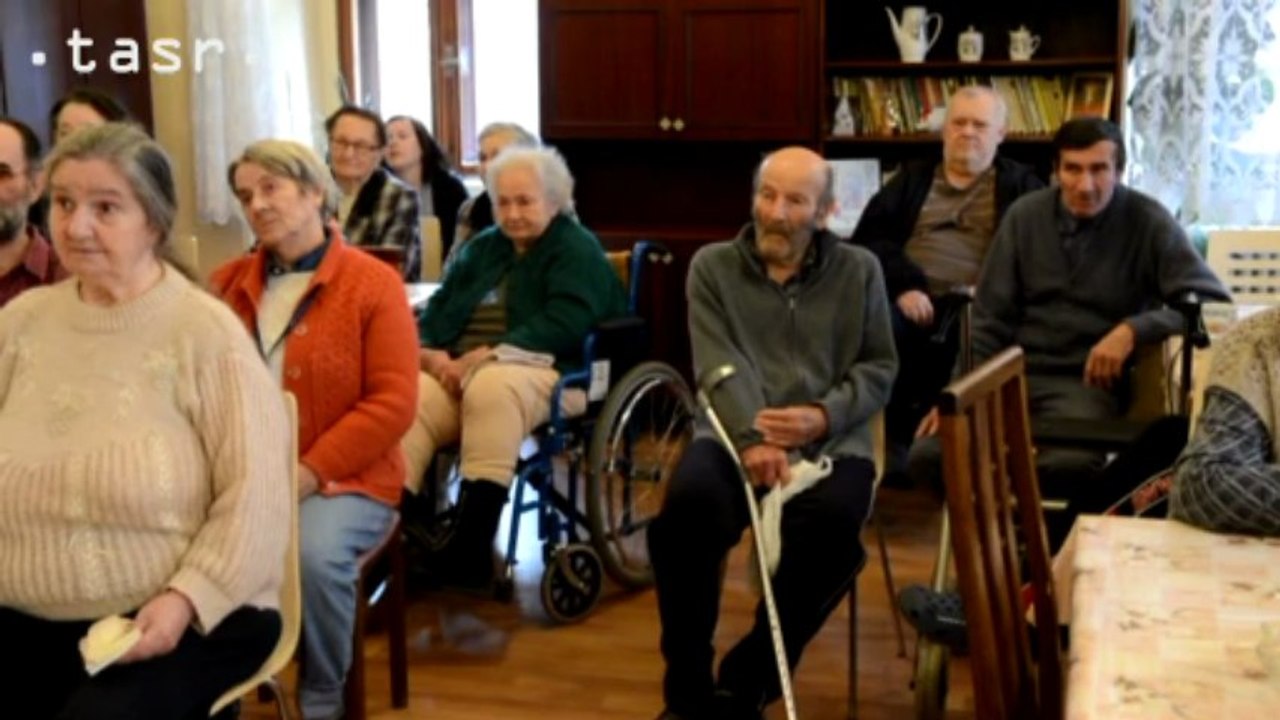 Polícia radí seniorom, ako sa nestať obeťou podvodníkov a zlodejov