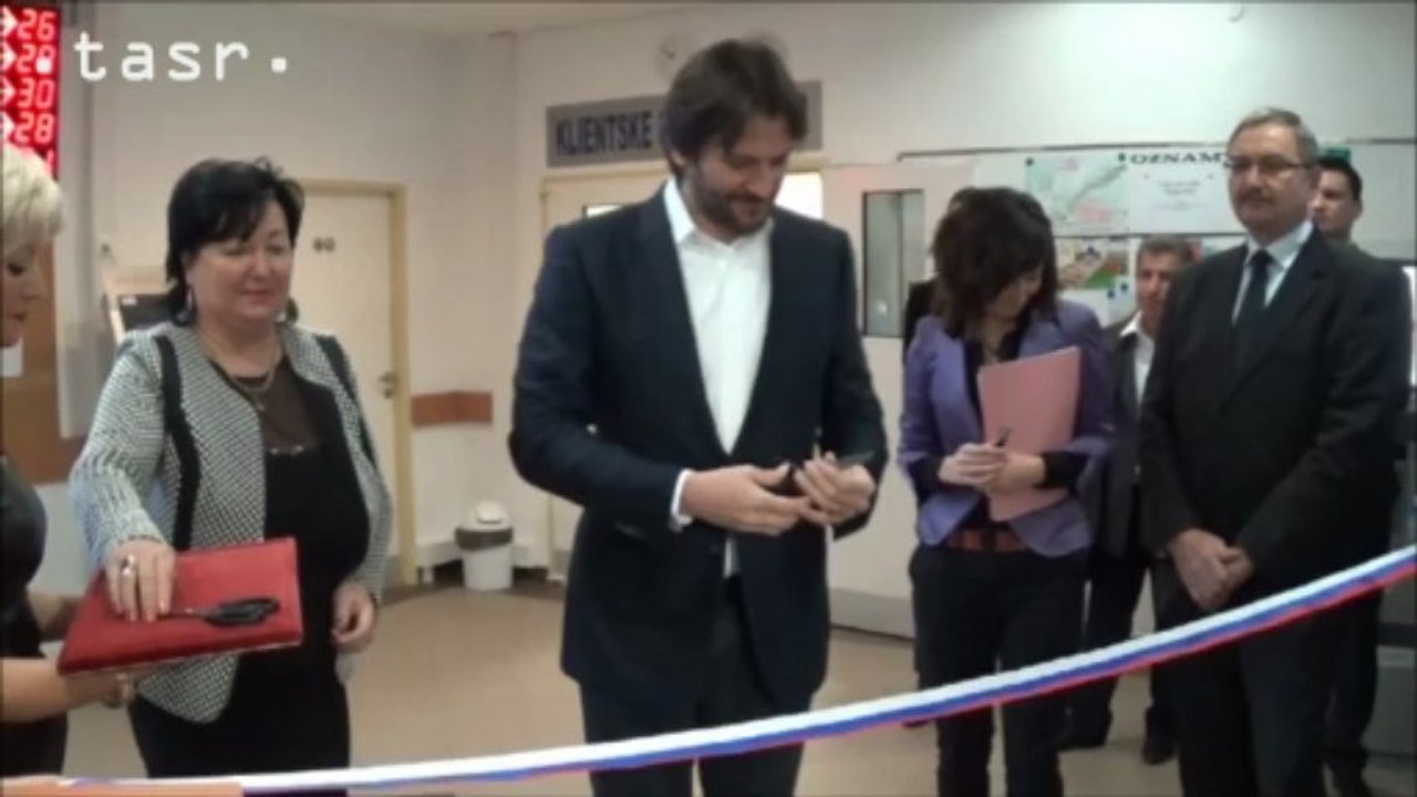 Minister Kaliňák v Trnave slávnostne otvoril klientské centrum 